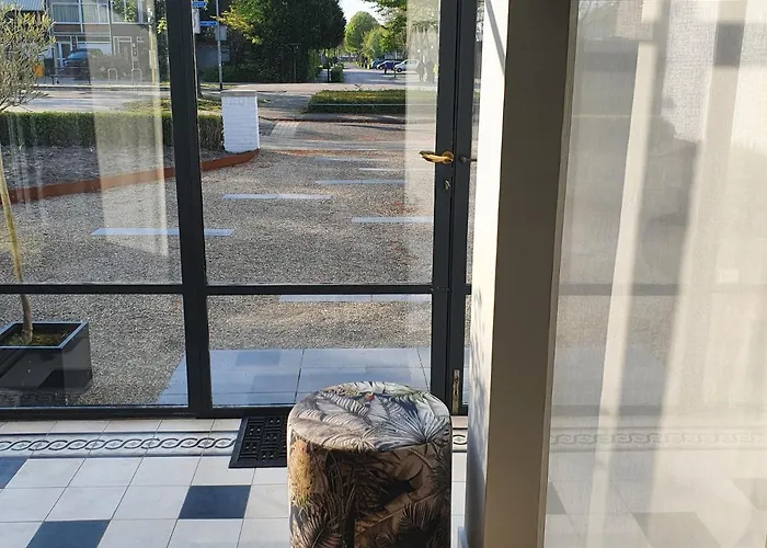 En Het Atelier לינה וארוחת בוקר